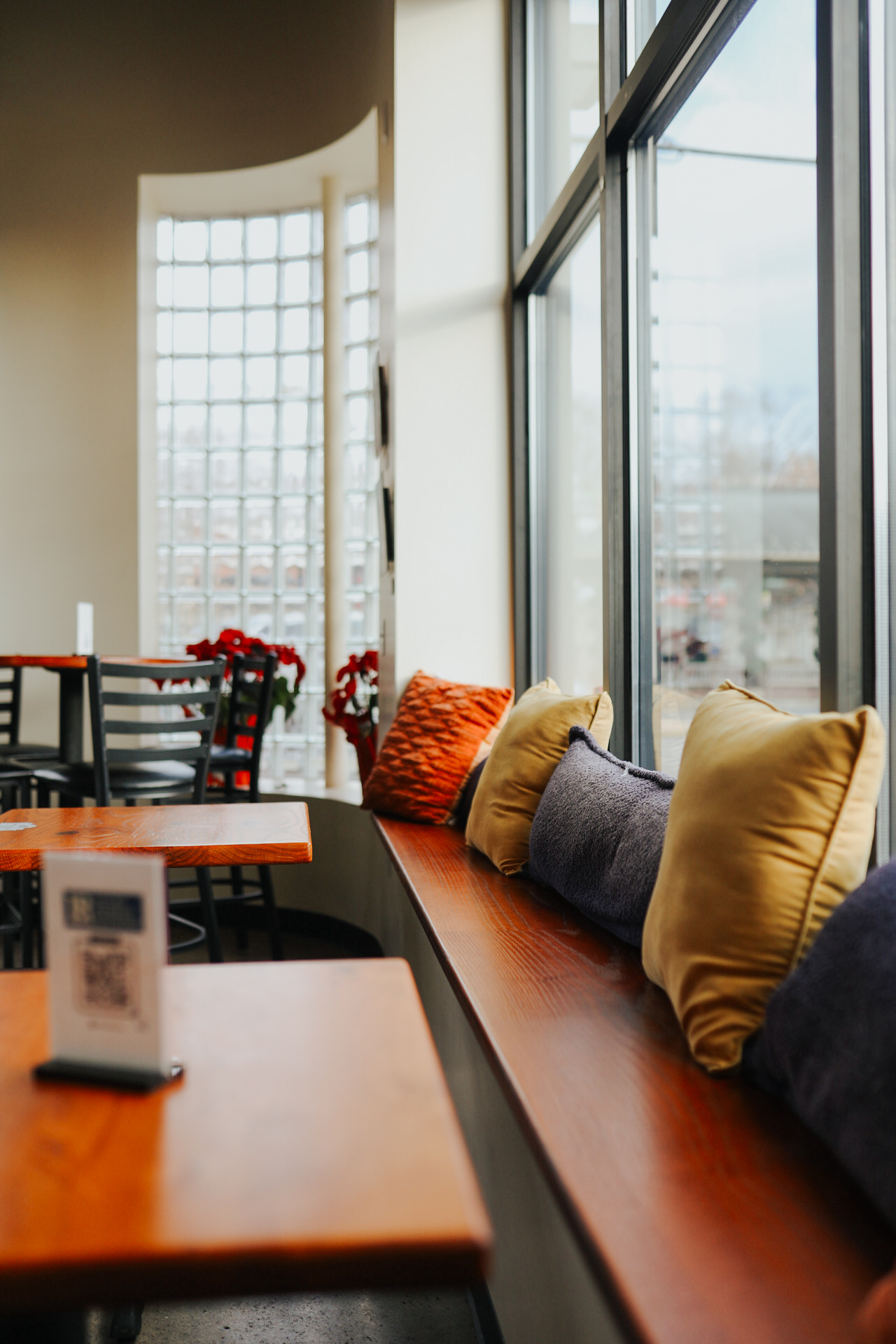 Window Seats w/ Pillows